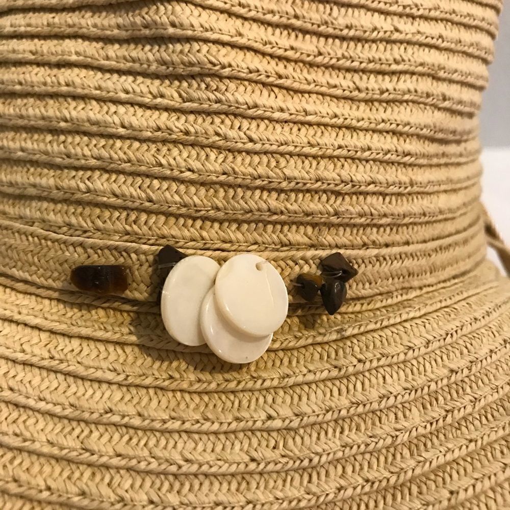 New! Tan Floppy Straw Hat With Shell Disc Design - Picture 5 of 6